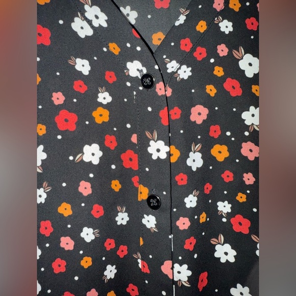 Cabi Cheerful Floral Long Sleeve Button Front Top Size Large #3957 - Picture 4 of 7